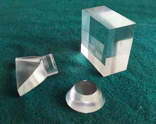 用于塑料闪烁探测器的PMMA光导